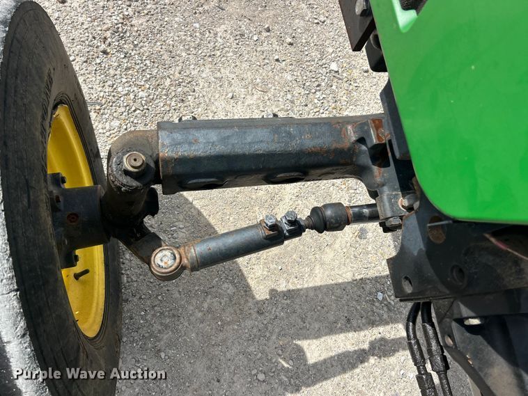 image for item FC5270 2004 John Deere 5220 tractor