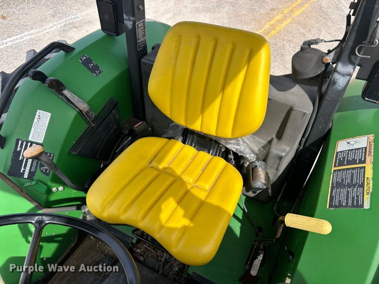 image for item FC5270 2004 John Deere 5220 tractor