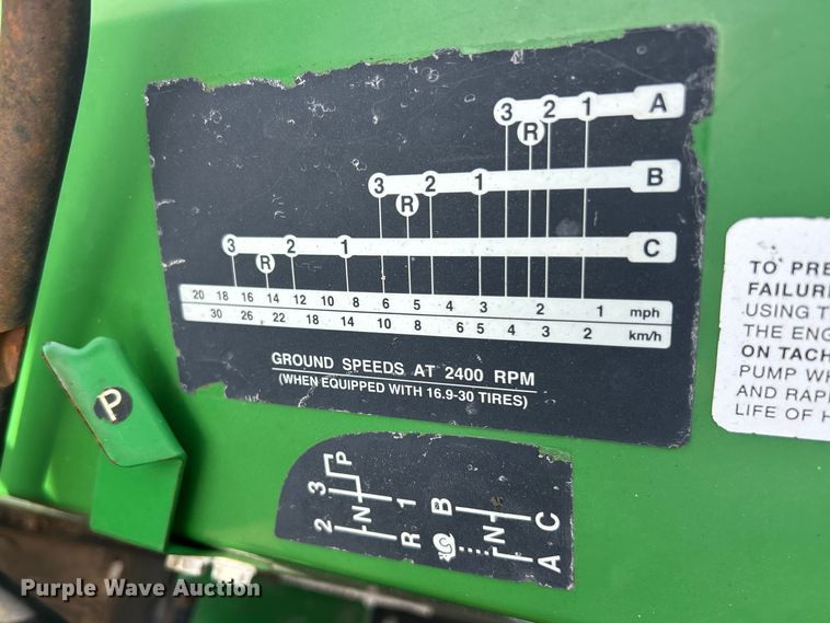 image for item FC5270 2004 John Deere 5220 tractor