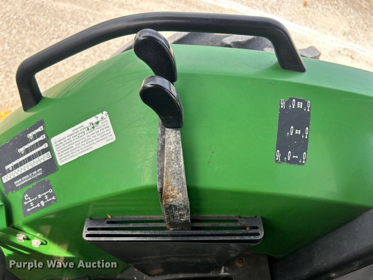 image for item FC5270 2004 John Deere 5220 tractor