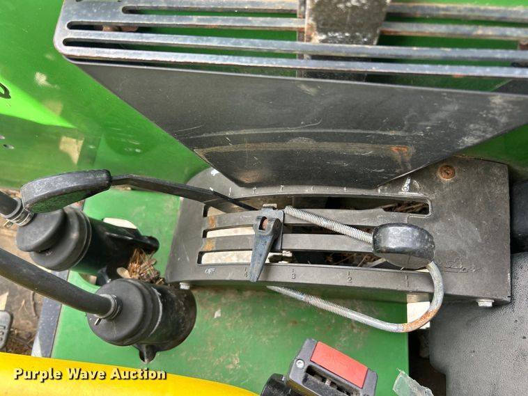 image for item FC5270 2004 John Deere 5220 tractor