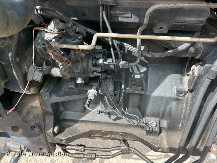 image for item FC5270 2004 John Deere 5220 tractor