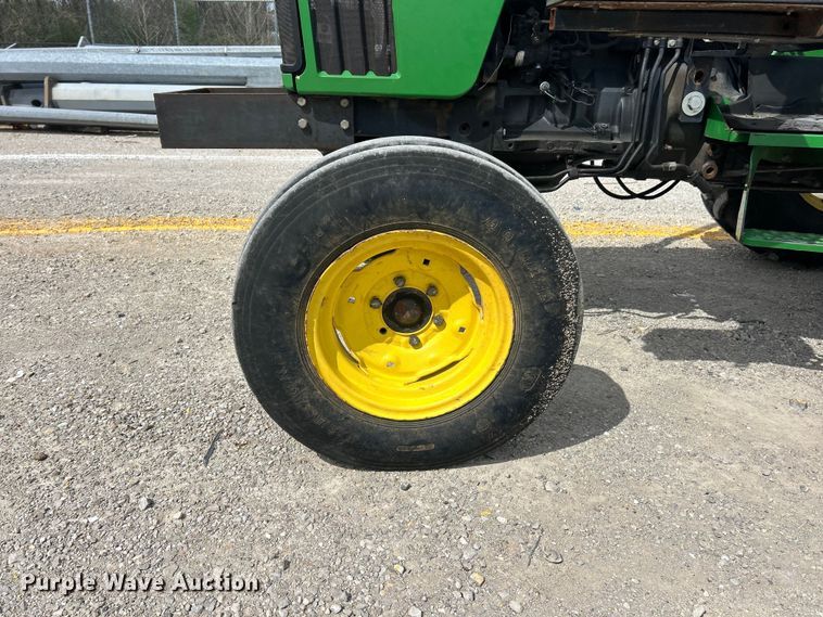 image for item FC5270 2004 John Deere 5220 tractor