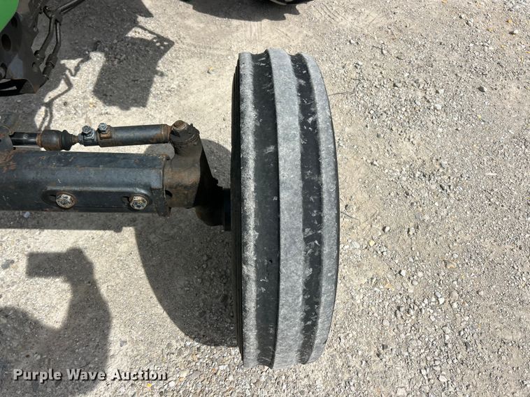 image for item FC5270 2004 John Deere 5220 tractor