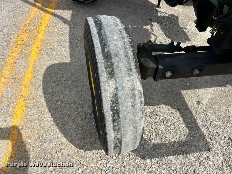 image for item FC5270 2004 John Deere 5220 tractor