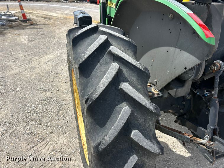 image for item FC5270 2004 John Deere 5220 tractor