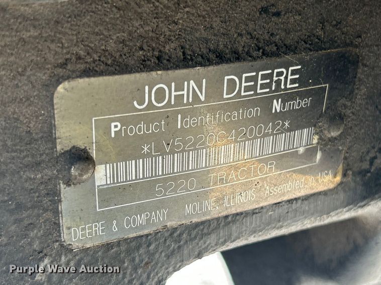 image for item FC5270 2004 John Deere 5220 tractor