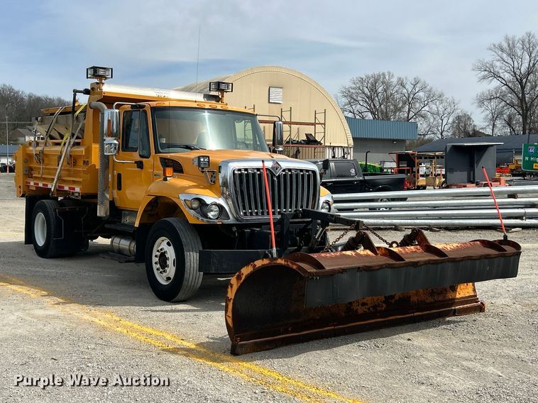 image for item FC5272 2010 International 7400  dump truck