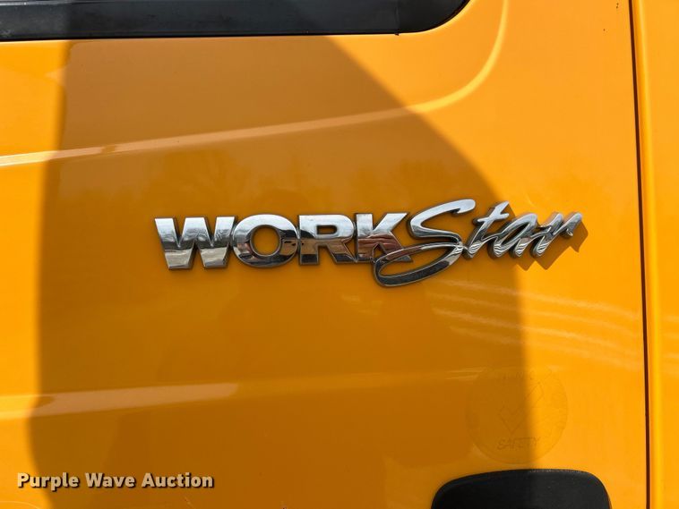 image for item FC5272 2010 International 7400  dump truck