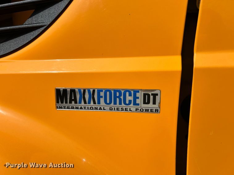 image for item FC5272 2010 International 7400  dump truck