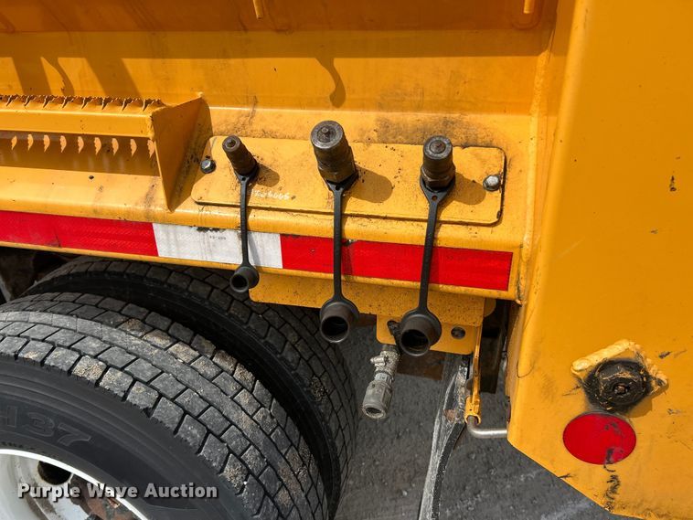 image for item FC5272 2010 International 7400  dump truck