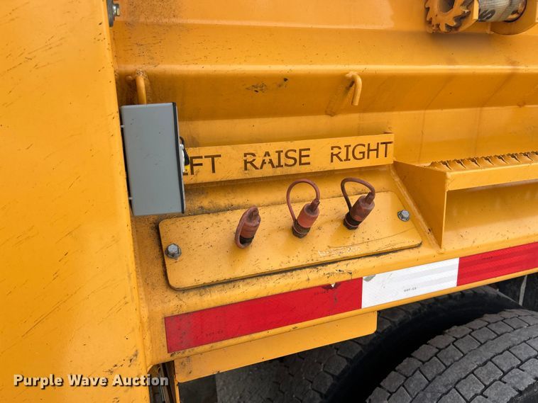 image for item FC5272 2010 International 7400  dump truck