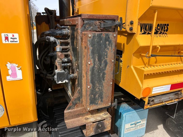 image for item FC5272 2010 International 7400  dump truck