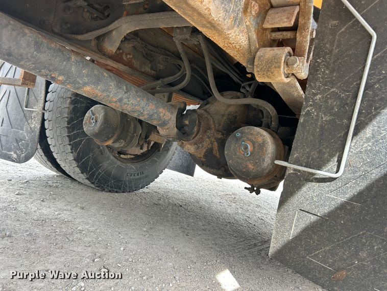 image for item FC5272 2010 International 7400  dump truck