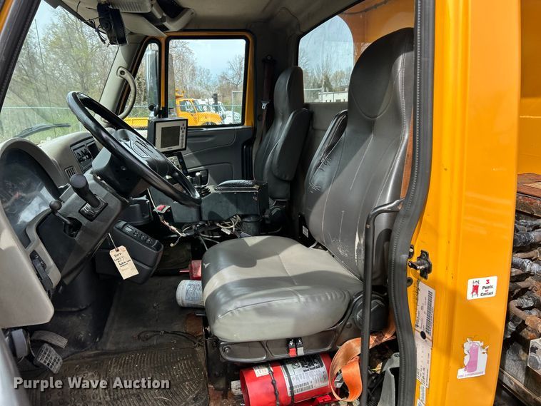 image for item FC5272 2010 International 7400  dump truck