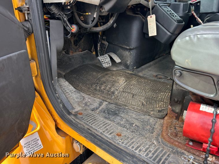 image for item FC5272 2010 International 7400  dump truck