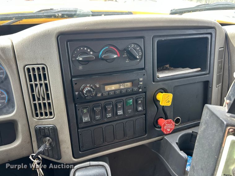 image for item FC5272 2010 International 7400  dump truck