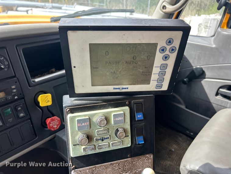 image for item FC5272 2010 International 7400  dump truck