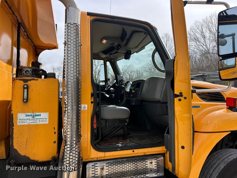 image for item FC5272 2010 International 7400  dump truck