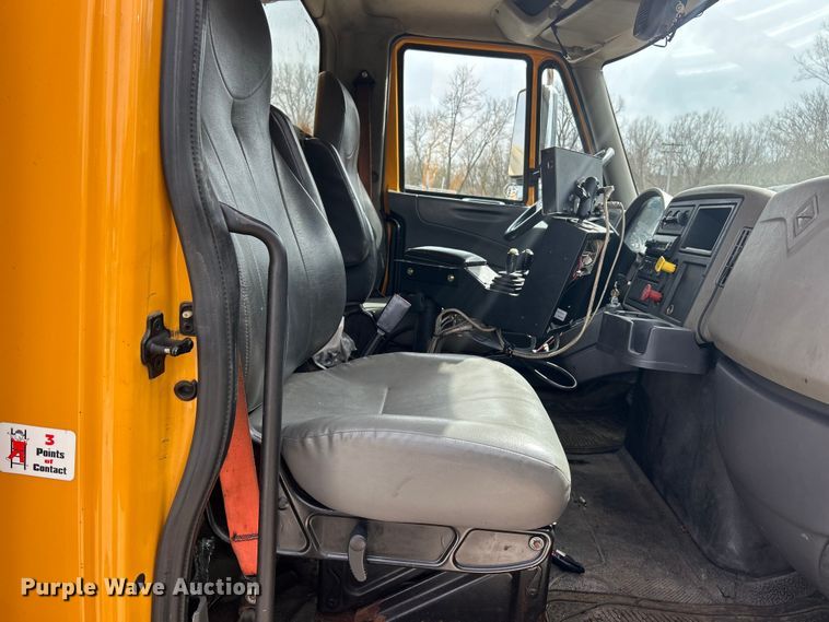 image for item FC5272 2010 International 7400  dump truck