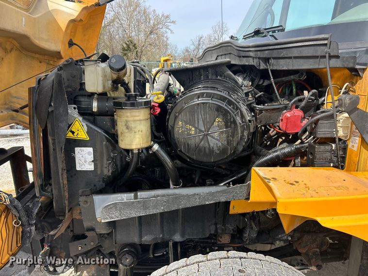 image for item FC5272 2010 International 7400  dump truck