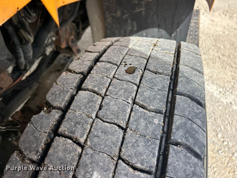 image for item FC5272 2010 International 7400  dump truck