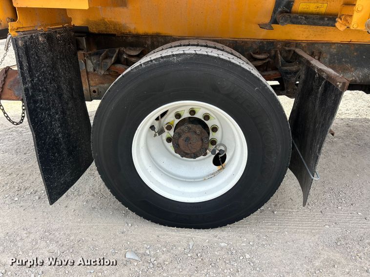 image for item FC5272 2010 International 7400  dump truck