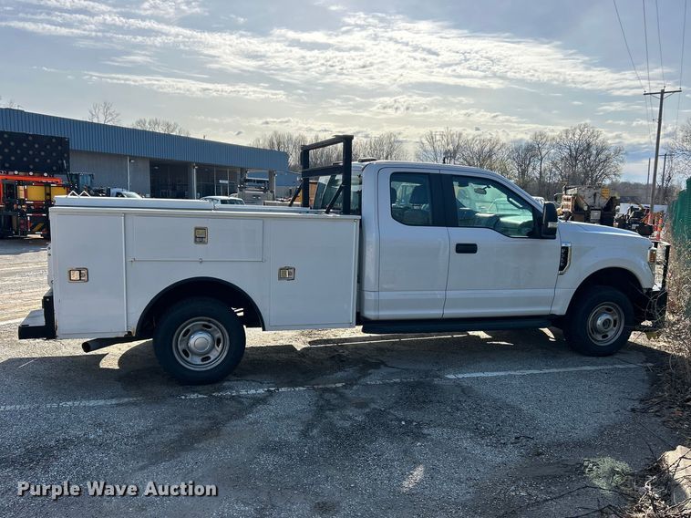 image for item FC5273 2020 Ford F350 Super Duty Ext. Cab utility bed pickup truck