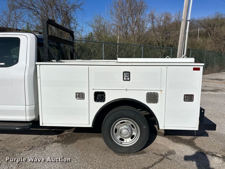 image for item FC5273 2020 Ford F350 Super Duty Ext. Cab utility bed pickup truck