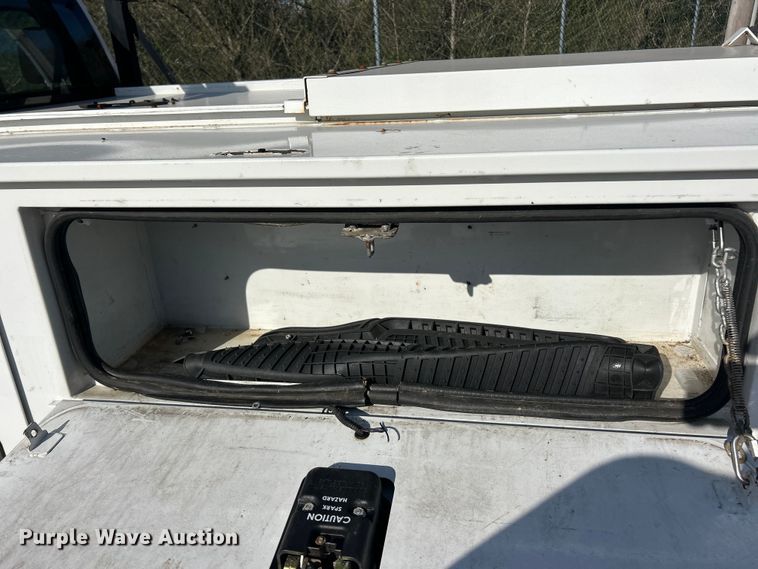 image for item FC5273 2020 Ford F350 Super Duty Ext. Cab utility bed pickup truck