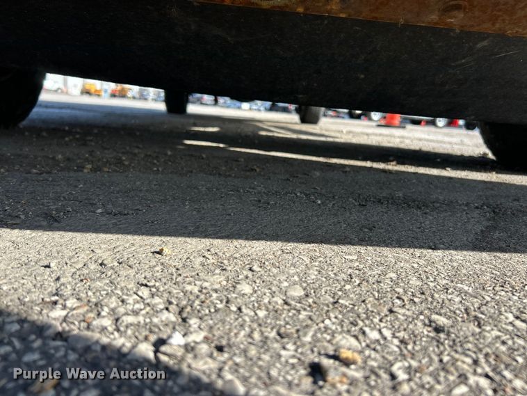 image for item FC5273 2020 Ford F350 Super Duty Ext. Cab utility bed pickup truck