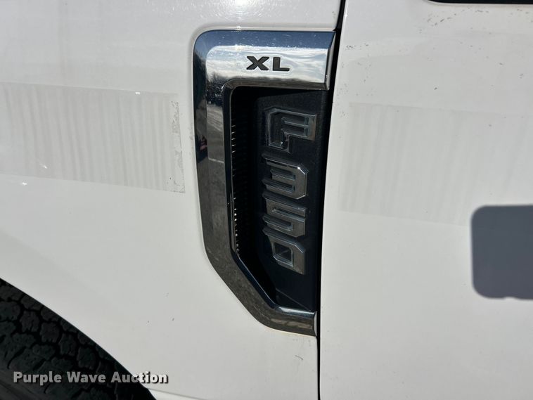 image for item FC5273 2020 Ford F350 Super Duty Ext. Cab utility bed pickup truck