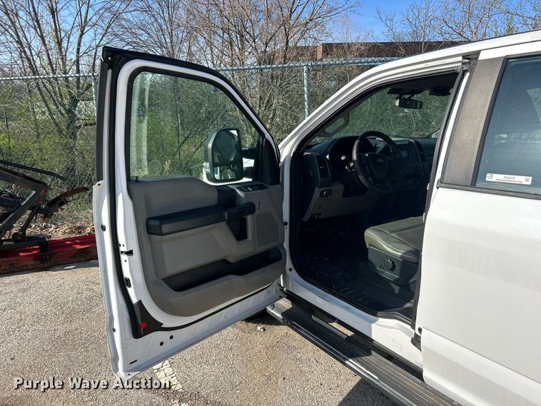 image for item FC5273 2020 Ford F350 Super Duty Ext. Cab utility bed pickup truck