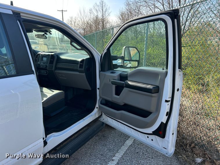 image for item FC5273 2020 Ford F350 Super Duty Ext. Cab utility bed pickup truck