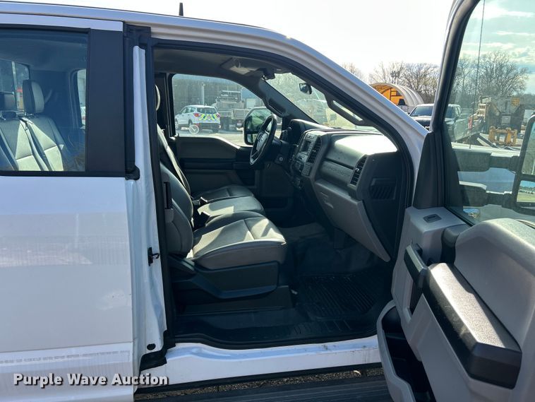 image for item FC5273 2020 Ford F350 Super Duty Ext. Cab utility bed pickup truck