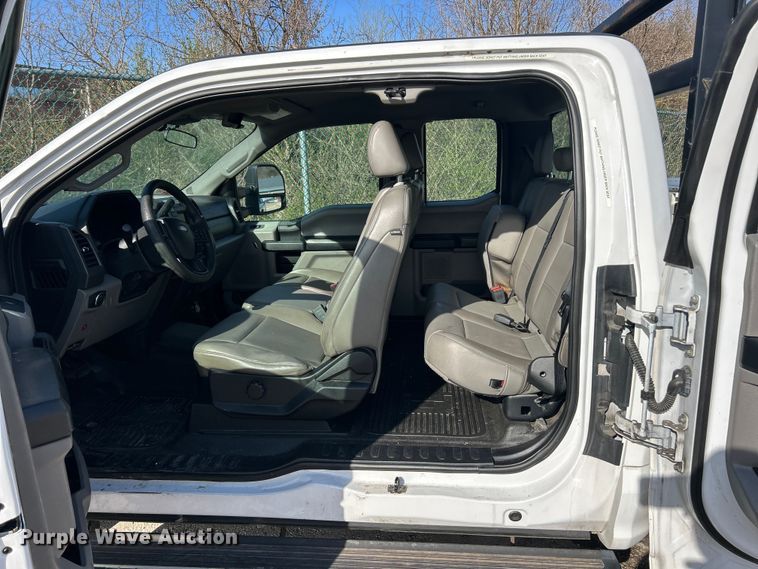 image for item FC5273 2020 Ford F350 Super Duty Ext. Cab utility bed pickup truck