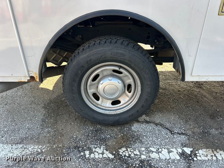 image for item FC5273 2020 Ford F350 Super Duty Ext. Cab utility bed pickup truck