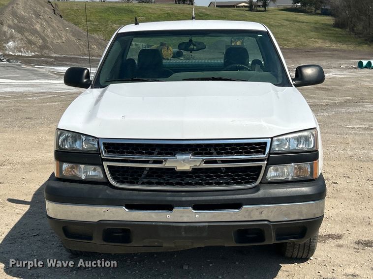 image for item FC5285 2006 Chevrolet Silverado 1500 pickup truck
