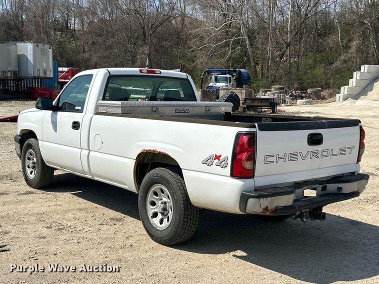 image for item FC5285 2006 Chevrolet Silverado 1500 pickup truck
