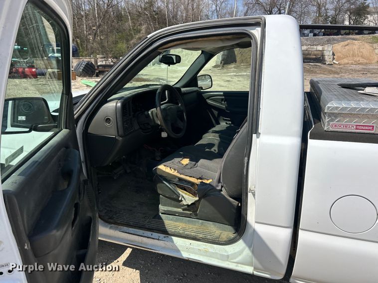 image for item FC5285 2006 Chevrolet Silverado 1500 pickup truck