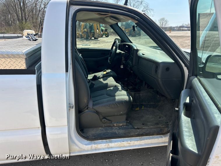 image for item FC5285 2006 Chevrolet Silverado 1500 pickup truck