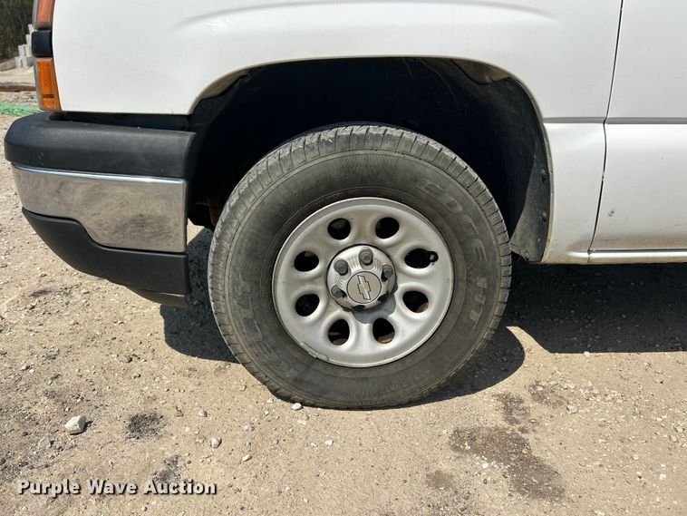 image for item FC5285 2006 Chevrolet Silverado 1500 pickup truck
