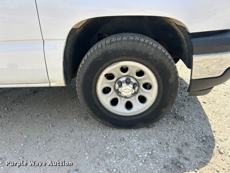 image for item FC5285 2006 Chevrolet Silverado 1500 pickup truck