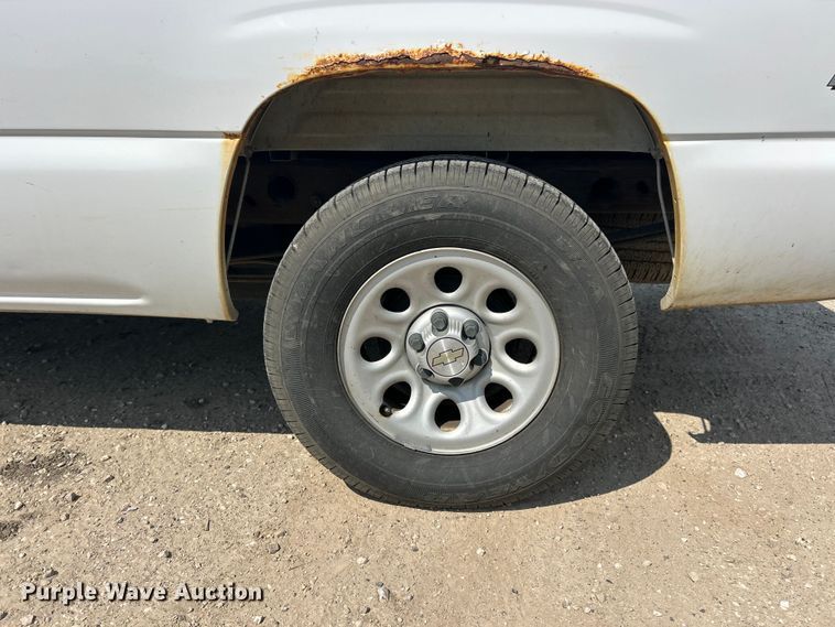 image for item FC5285 2006 Chevrolet Silverado 1500 pickup truck