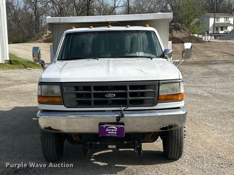 image for item FC5301 1996 Ford F450 dump truck