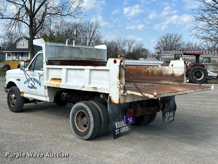 image for item FC5301 1996 Ford F450 dump truck