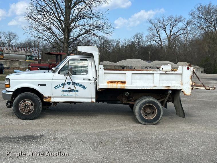 image for item FC5301 1996 Ford F450 dump truck