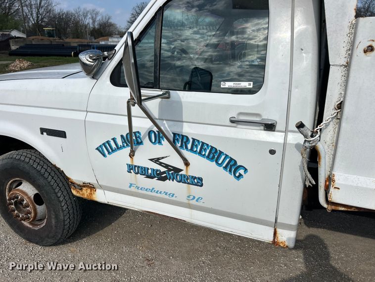 image for item FC5301 1996 Ford F450 dump truck