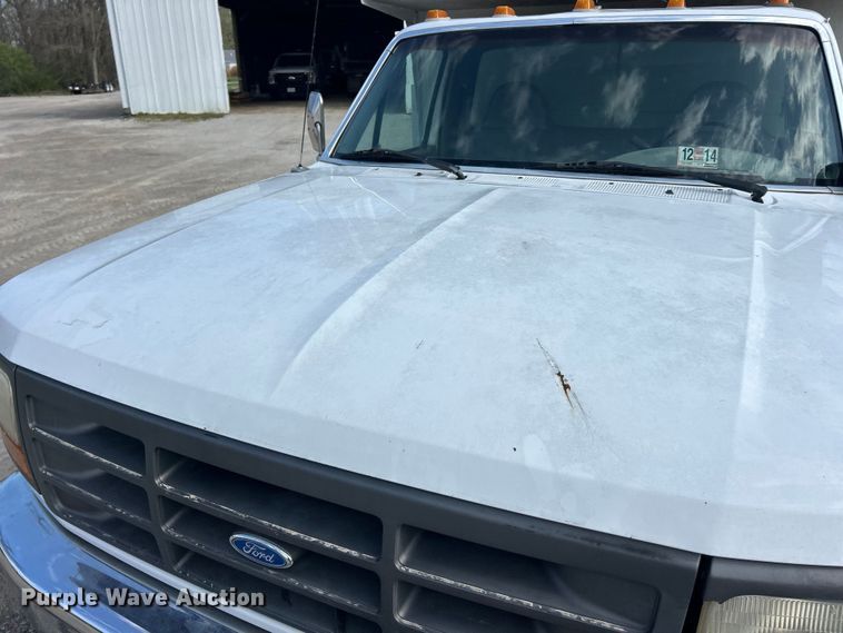 image for item FC5301 1996 Ford F450 dump truck