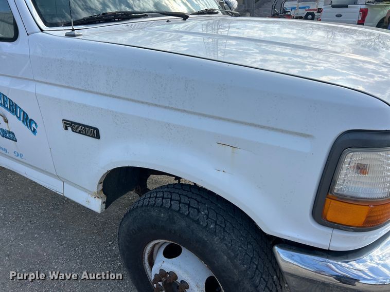 image for item FC5301 1996 Ford F450 dump truck